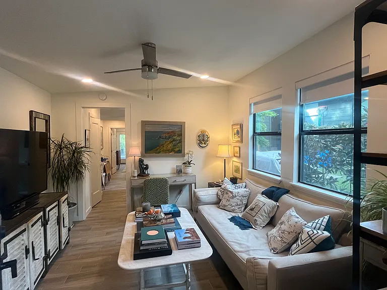 1452 Cedar Hill Ave — Photo 3