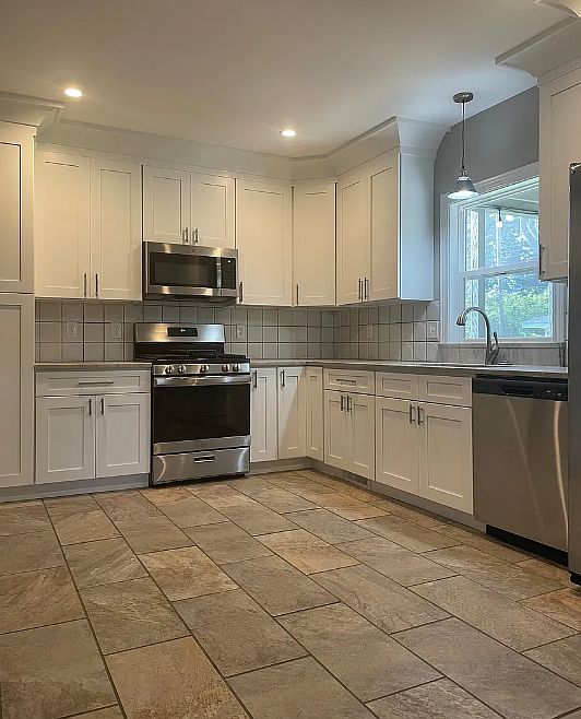 2nd image of 3370 Broadway St
