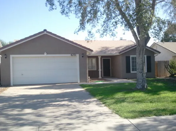 4321 E Paradise Ave, Visalia, CA 93292