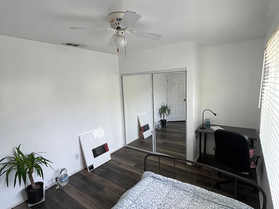 1st image of 6959 Oak Park Ave #2
