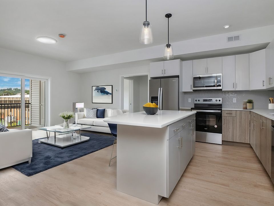 2nd image of 130 N Main St #102