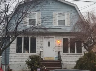 341 Little Clove Rd, Staten Island, NY 10301