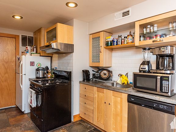 3rd image of 2711 N Lawndale Ave #G