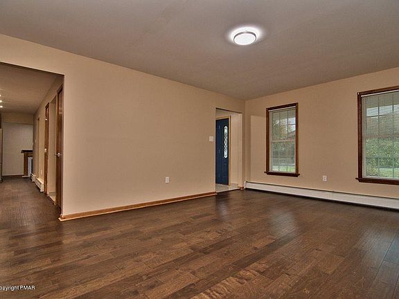 5th image of 62 Mountain Dr