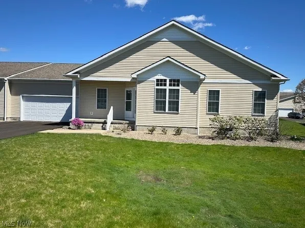 29 Abbington Dr, Warren, OH 44481