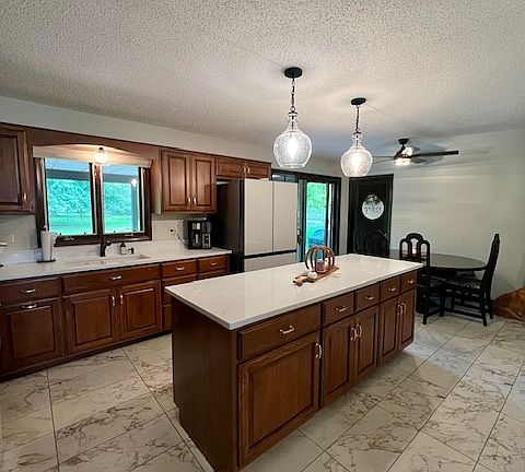 3rd image of 101 Colina Calle Ct