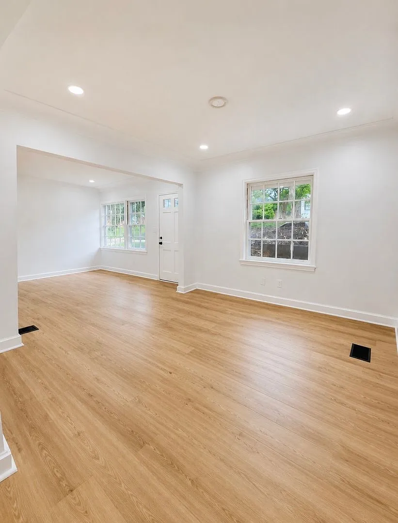 Completely renovated 5-bedroom, 3-bathroom home in the highly desirable Dalraida — Photo 4