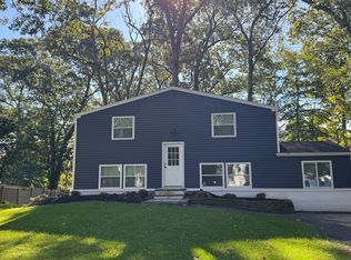 81 University Heights Dr, Stony Brook, NY 11790