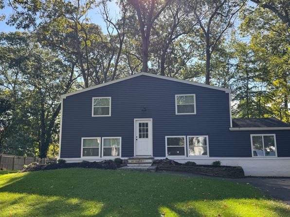 81 University Heights Dr