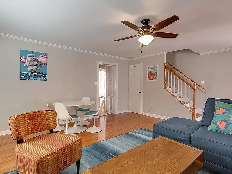 2066 Carr Ave — Photo 8