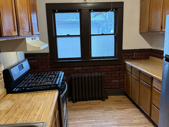 3rd image of 4043 Penn Ave N #1