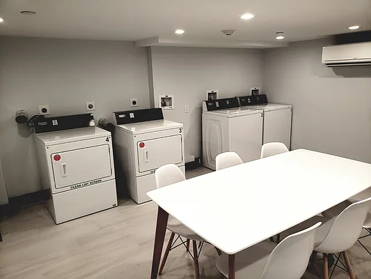 Rented by Aron Fried, LREB | media 29