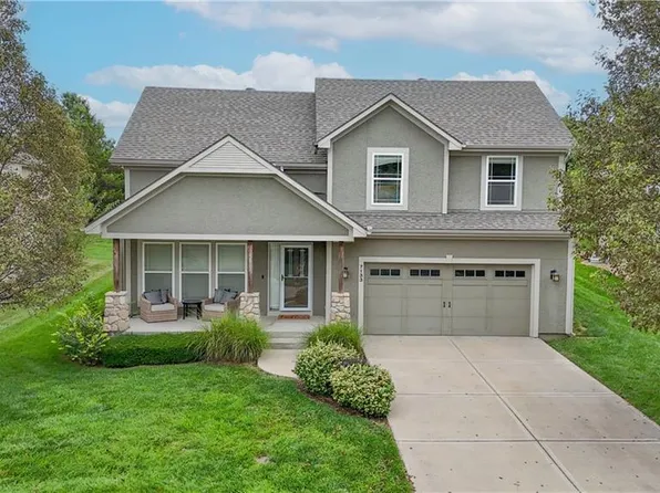 7133 Aminda St, Shawnee, KS 66227