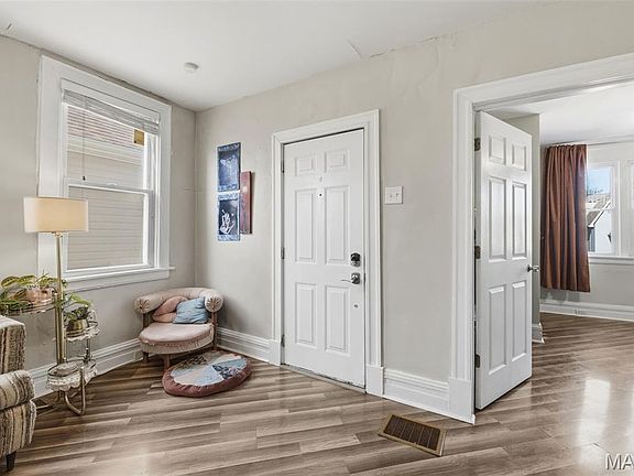 3rd image of 5450 Dresden Ave