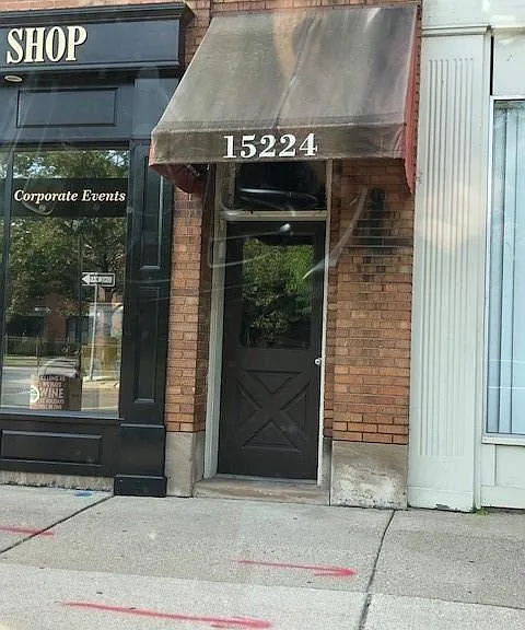 15224 E Jefferson Ave — Photo 4