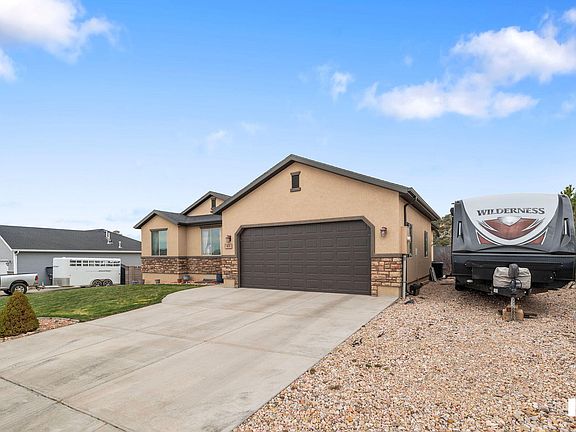 3rd image of 63 S Marble Canyon Dr