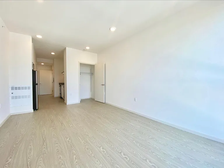 1335 Folsom — Photo 24