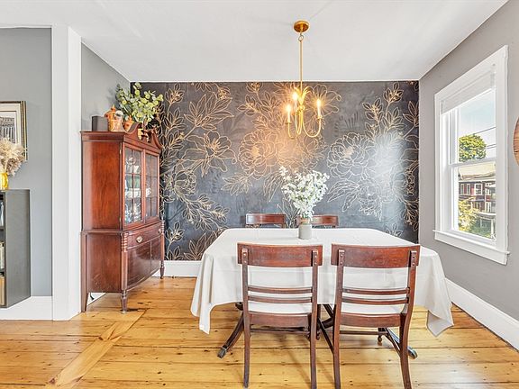 3rd image of 109 Sheridan St APT 3