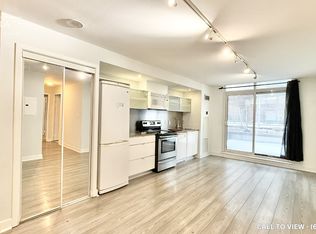 4 H Spadina Ave #228, Toronto, ON M5V3Z9