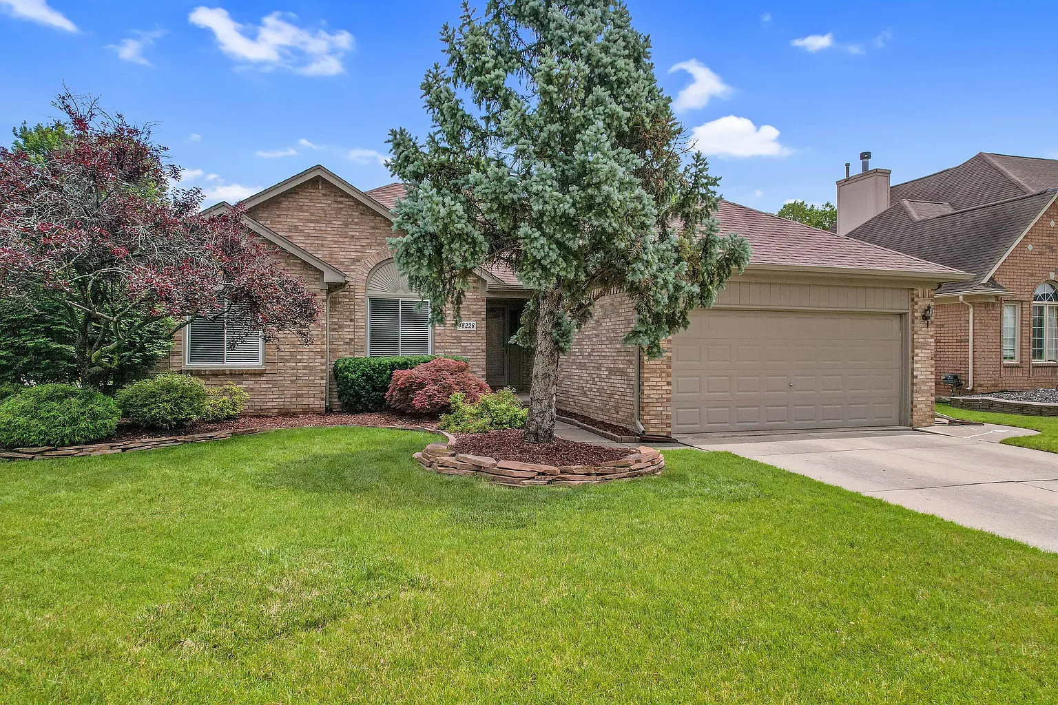 48228 Lincoln Dr photo 1