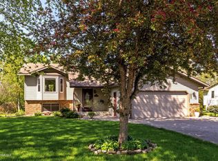 1140 Greenleaf Rd SE, Owatonna, MN 55060