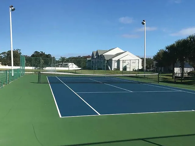 Play tennis