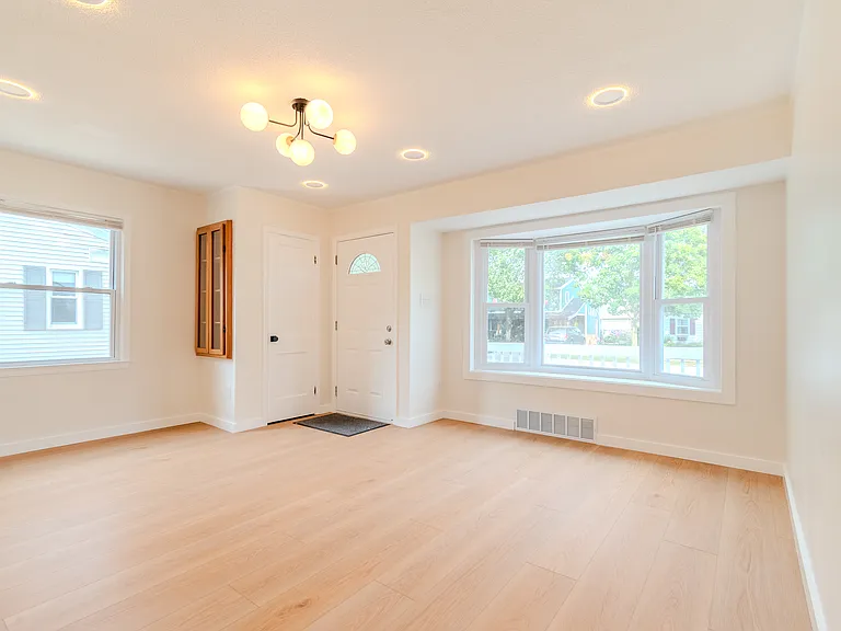 4709 Mankato Ave — Photo 6