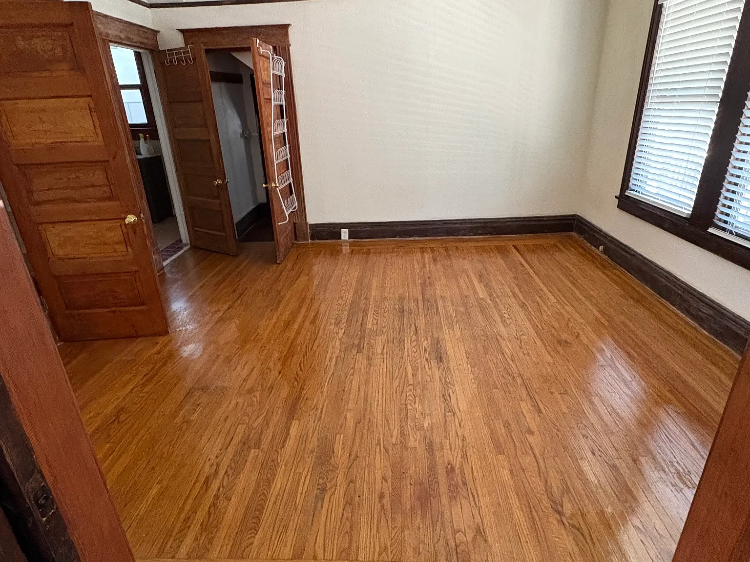 3 bed, 1000 sqft, $1,850 — Photo 2