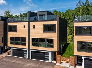 3721 London Rd #10, Duluth, MN 55804