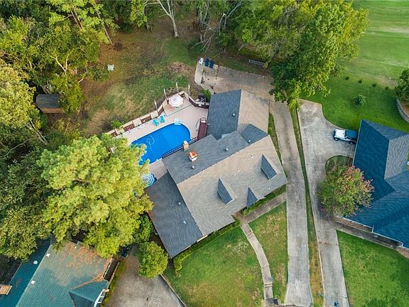 4th image of 503 Turtle Creek Dr