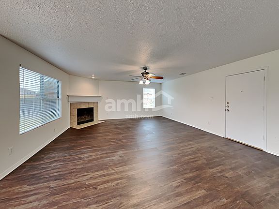 5th image of 219 Meagan St
