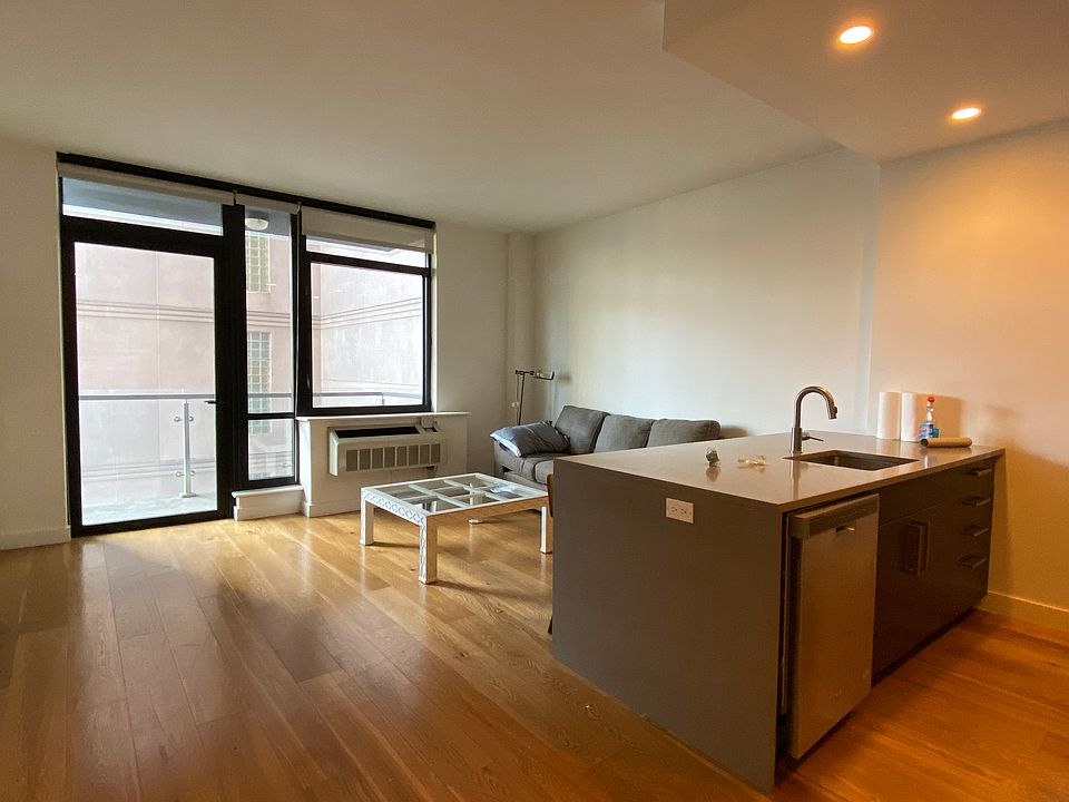 1st image of 180 Nassau St APT 7C