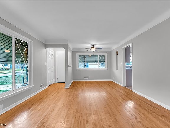 5th image of 2956 Winthrop Dr