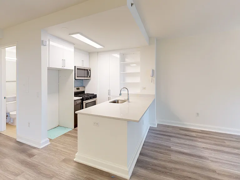 10 Hanover Square — Photo 128