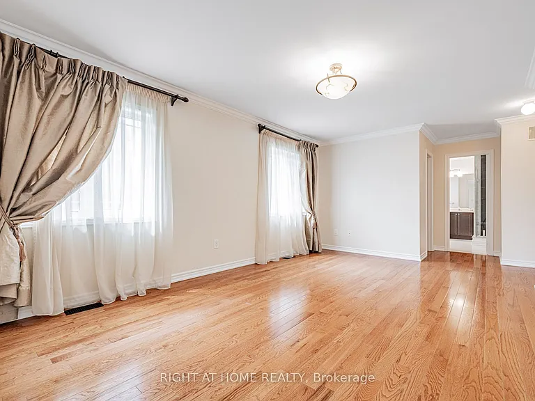 67 Timna Cres — Photo 20
