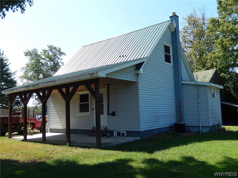 1st image of 2270 School St