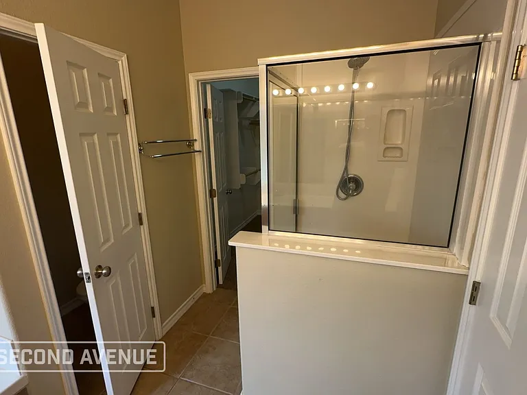 1011 Forest Oak — Photo 16