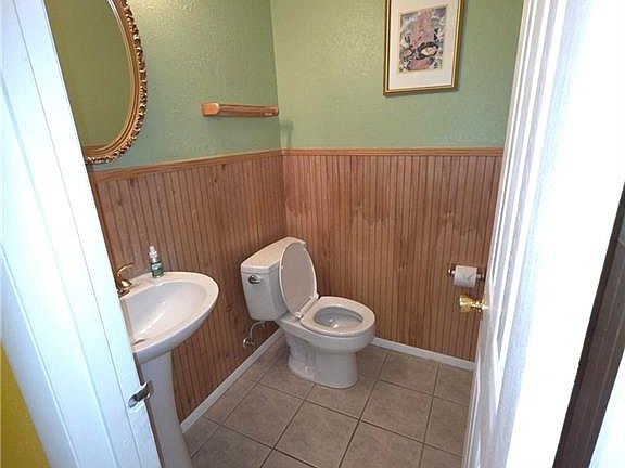 4th image of 2215 Shadow Valley Rd APT H