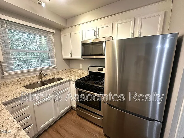 4808 Blue Bird Ct #D — Photo 2