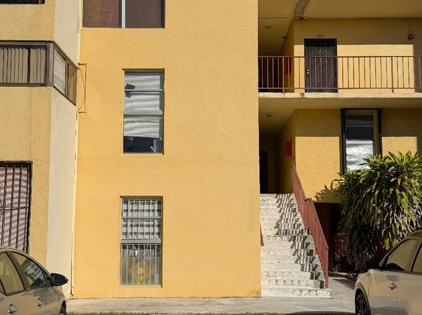 8775 Park Blvd APT 305, Miami, FL 33172