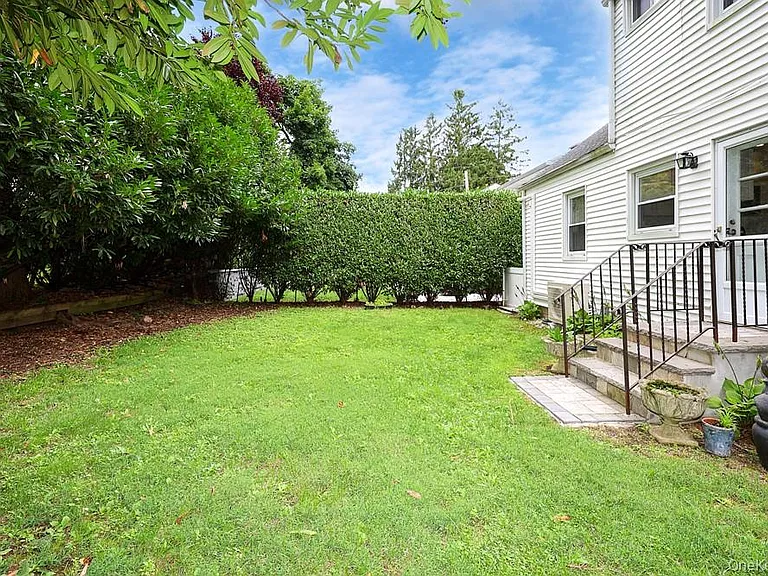 242 Clinton Rd — Photo 34