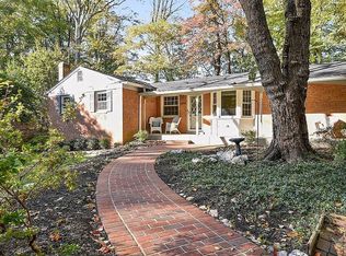 8904 Karver Ln, Annandale, VA 22003