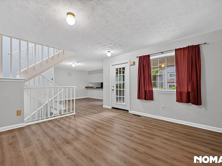 9 Voyagers Ln — Photo 12