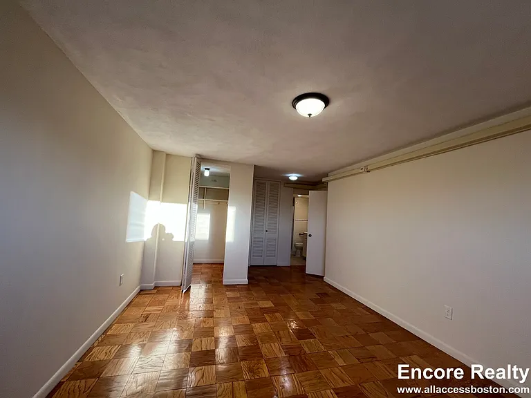 17 Monmouth Ct #M — Photo 28