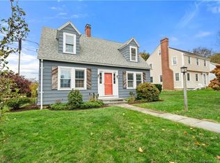 151 Ocean View Ave, Groton, CT 06355