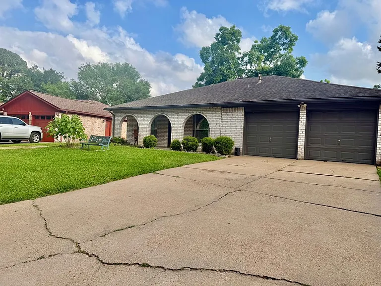 12511 Laleu Ln — Photo 2