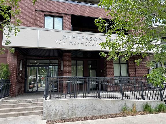 3rd image of 955 N McPherson Rd NE #313