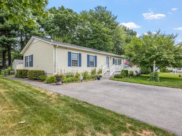 21 Trailwood Dr, Bridgewater, MA 02324