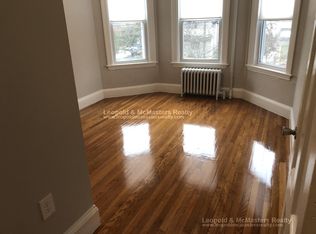 23 Maple St #6P, Watertown, MA 02472