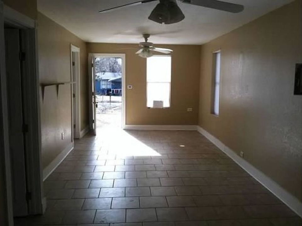 1st image of 9619 SE 4th St